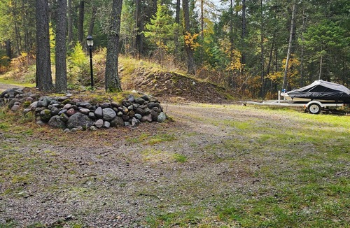 Kalispell Cottage | Beautiful lake cottage. Family friendly . Lake access. Close to Glacier park .