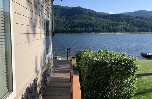 Rathdrum House | Beautiful Lake Front Property