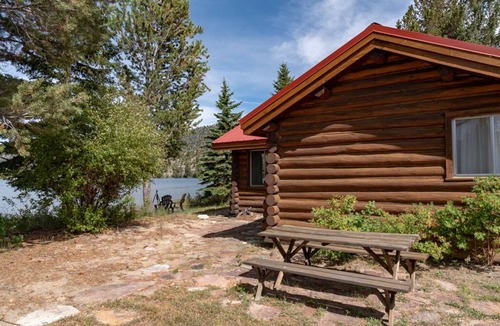 Dubois Cabin | Beautiful lakeside retreat - Perfect for the adventuresome family -pet friendly
