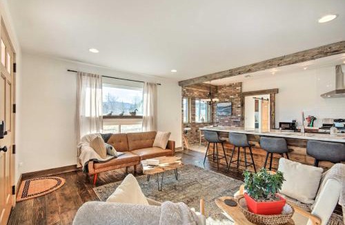 Livingston House | Beautiful Livingston Home with Mountain Views