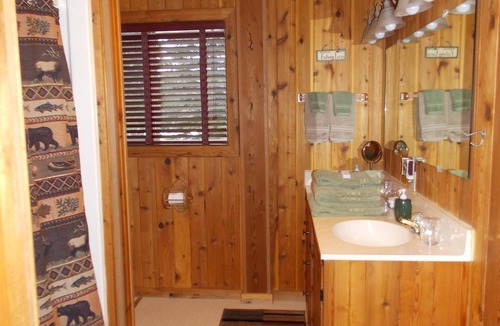 Noxon House | Beautiful lodge in a serene mountain setting on the Bull River