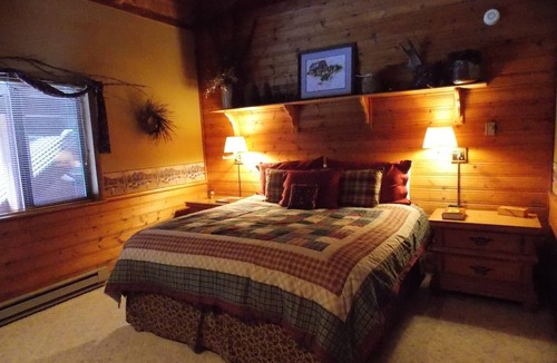 Noxon House | Beautiful lodge in a serene mountain setting on the Bull River