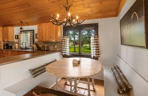 Livingston Other | Beautiful Log Farmhouse in Paradise Valley, Montana