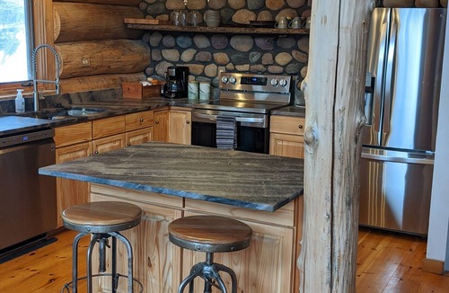Delaware Cabin | Beautiful log home on the Olentangy River