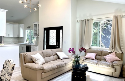 Mount Wilson House | Beautiful modern bright brand new guest house 2 beds and 2 baths