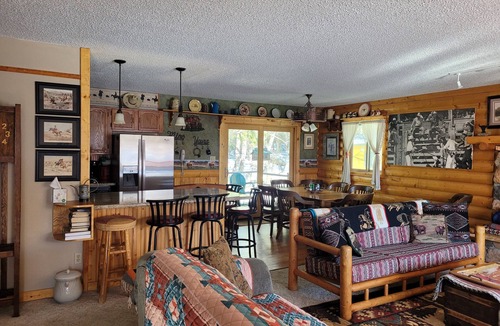 Gardiner House | Beautiful Mountain Views with Trout Creek Frontage! Ten Miles from Yellowstone!