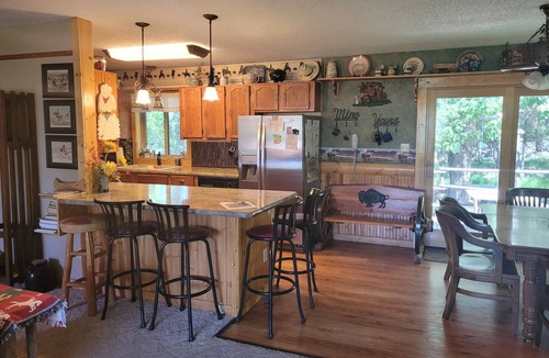 Gardiner House | Beautiful Mountain Views with Trout Creek Frontage! Ten Miles from Yellowstone!