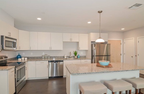 Waltham Apartment | Beautiful new apartment 2bed/2bath Waltham