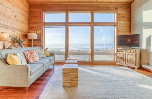 Sandpiper Village House | Beautiful Oceanfront Home with Beach access, Dog Friendly and Ping Pong Table!