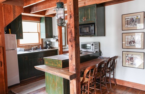 Livingston House | Beautiful property, spectacular view. House + guest house, close to Yellowstone.