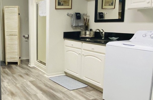 Kingsland House | Beautiful Quiet Getaway on Llano River w/Lake LBJ Access