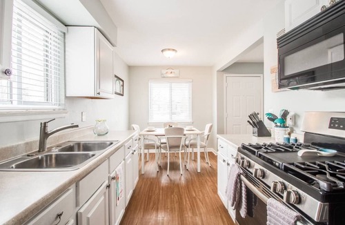 Pontiac House | Beautiful retreat Home Near Auburn Hills/Waterford
