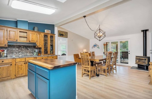 Cascade House | Beautiful River Front Home