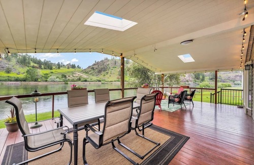 Cascade House | Beautiful River Front Home