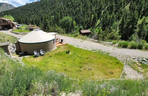Gardiner House | Beautiful, scenic yurt in quiet privacy near Yellowstone National Park.