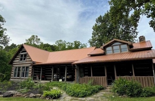 Bladensburg Cabin | Beautiful, Secluded Luxury Cabin with relaxing hot tub.