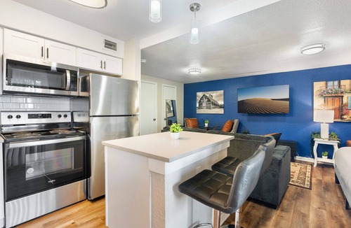 University Hills and Windsor Park Apartment | Beautiful Studio in University Hills ium8