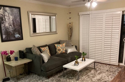 Point Loma Apartment | Beautiful Studio on the water in Shelter Island! Walk to cafes/shops and boats!