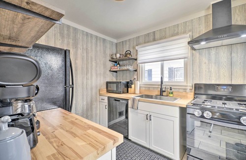 Thermopolis House | Beautiful Thermopolis Home w/Private Yard & Grill