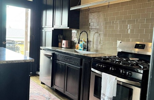 Butte House | Beautiful Uptown Victorian, Perfect for a Getaway