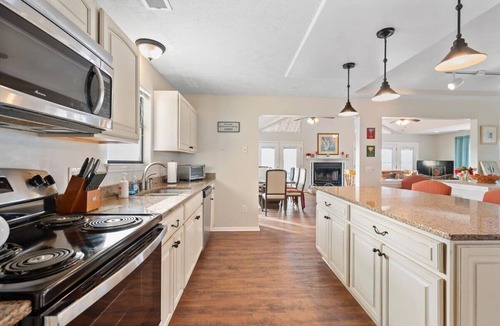 Tybee Island House | Beautiful Views, Private Location, Short Walk to the Beach, Bird Watching