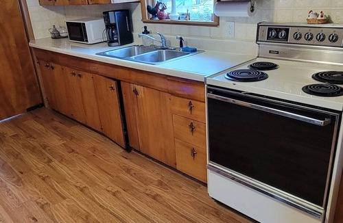 Inglefield Other | Beautiful Vintage Farmhouse, Sleeps 12, Cozy Serene Getaway!