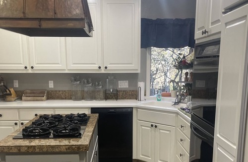 Brookeland Cabin | Beautiful waterfront family getaway!