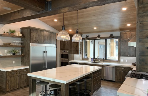 Island Park Cabin | Beautiful waterfront cabin on Bill's Island w/private boat dock & hot tub