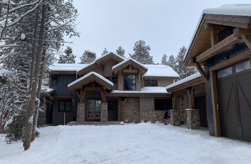Island Park Cabin | Beautiful waterfront cabin on Bill's Island w/private boat dock & hot tub