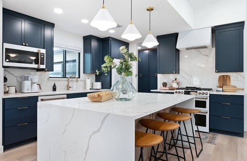 Hy-view House | Beautifully Designed Home w/Pool for Families and Groups