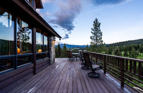 Gallatin Gateway House | Beaver Creek Lodge-Custom Home on 20 Acres with Creek Frontage and a hot tub!