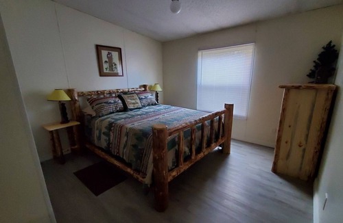 Dillon House | Beaverhead River RV Park Lodge