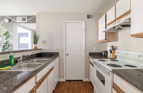 Astrodome Apartment | Beige 1Bed 1Bath NRG at 5 min walk Free Parking