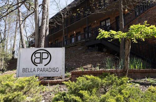 Eureka Springs Historic District Apartment | Bella Paradiso Condo 12 King Walk Dwntwn Parking