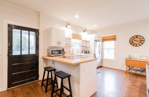 Belmont House | Belmont Bungalow - close to downtown
