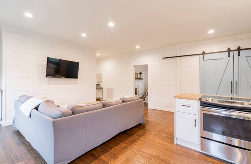 Belmont House | Belmont Bungalow - close to downtown