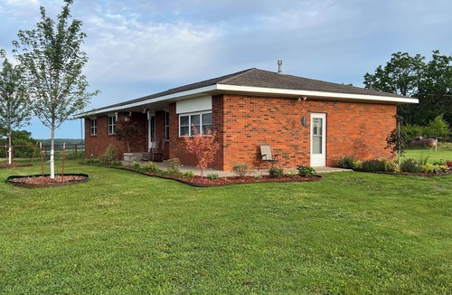 Osage County House | Ben Ranch House overlooking river - Full 3 Bedroom house. Minutes from Fairfax.