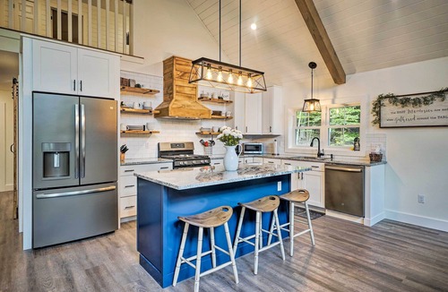 Benezette Cabin | Benezette Cabin w/Hot Tub, Grill & Mtn Views