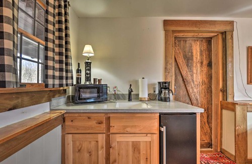 Berkeley Springs Apartment | Berkeley Springs Haven w/Sleepy Creek Access!