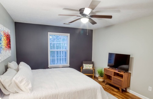 Evans Condo | Beryl Suites: An Upscale Monthly Retreat near Golf/Medical