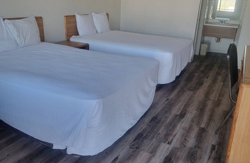 Oildale Hotel | Best Economy Inn n Suites