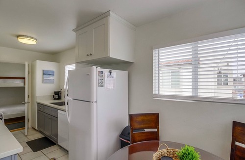 Mission Beach House | Best Location! 1 House from Ocean. Bright and clean 2 bedroom unit, sleeps 6