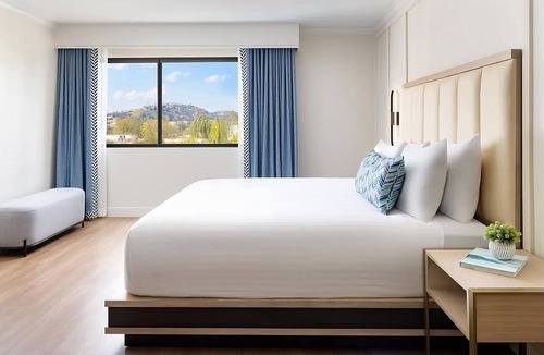 Calabasas Hotel | Best Value, Quality Stay! Pool, Dog-friendly, Walk to Lake Calabasas Park