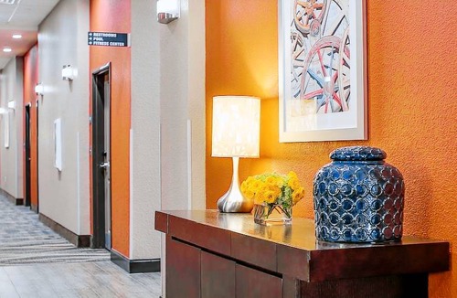 Lake Jackson Hotel | Best Western Plus Lake Jackson Inn & Suites