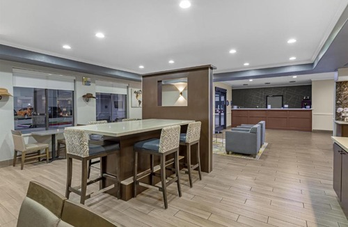 Houston Hotel | Best Western Plus North Houston Inn & Suites