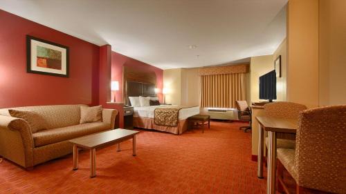 South Tulsa Hotel | Best Western Plus Tulsa Woodland Hills Hotel and Suites