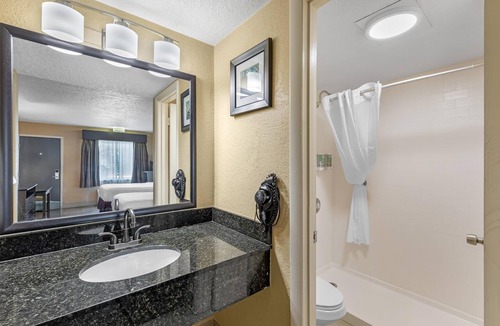 Titusville Hotel | Best Western Space Shuttle Inn