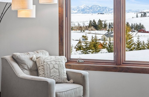 Bozeman House | Big Elk Haus - 5Ksqft Home, Hot Tub, AC, Sleeps 14, 360 Views, PickleBall