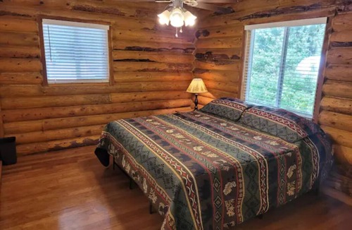 Ashton Cabin | Big Family Reunion Lodge! Close to Yellowstone Jackson Grand Tetons Island Park.