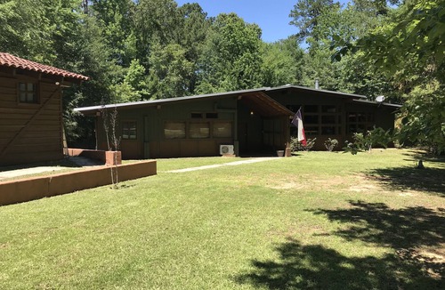 Brookeland Cabin | Big Sam Hangout! 4 bed 3.5 bath South End with rear privacy & Hot Tub